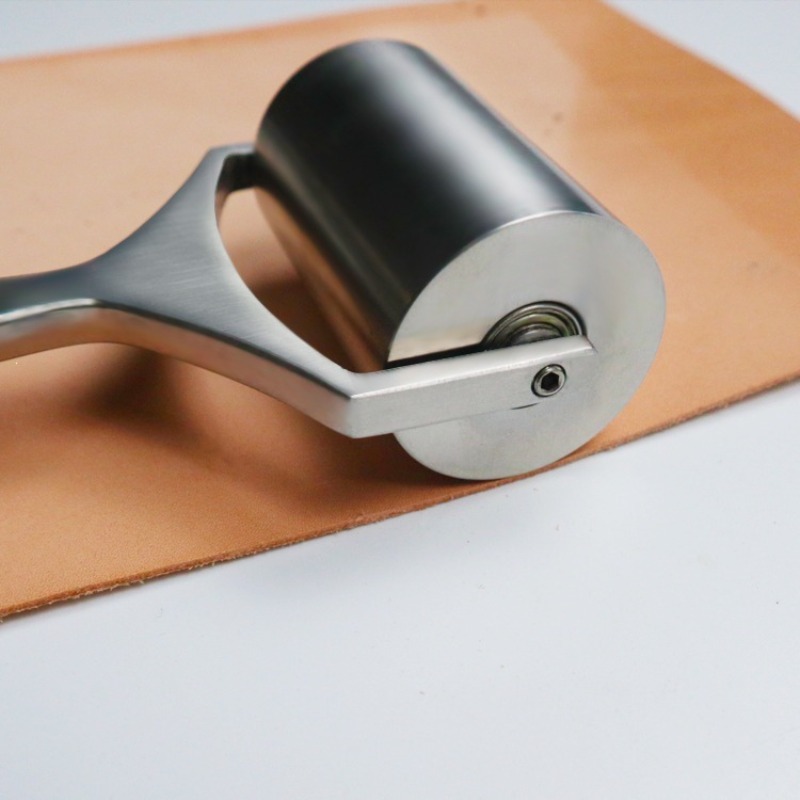 Rouleau à plier le cuir à util - Leatherwork Hand Press avis et prix